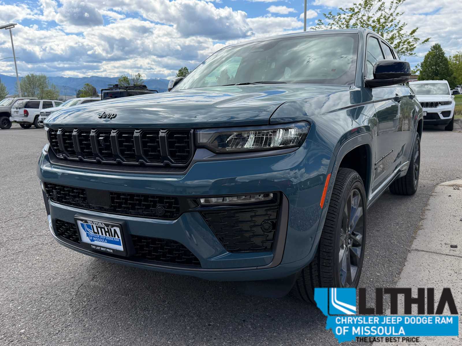 2026 Jeep Grand Cherokee Limited Reserve 4x4's photo