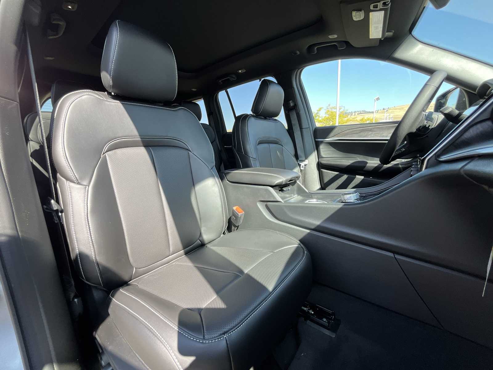 Thumbnail: 2025 Jeep Grand Cherokee - 14