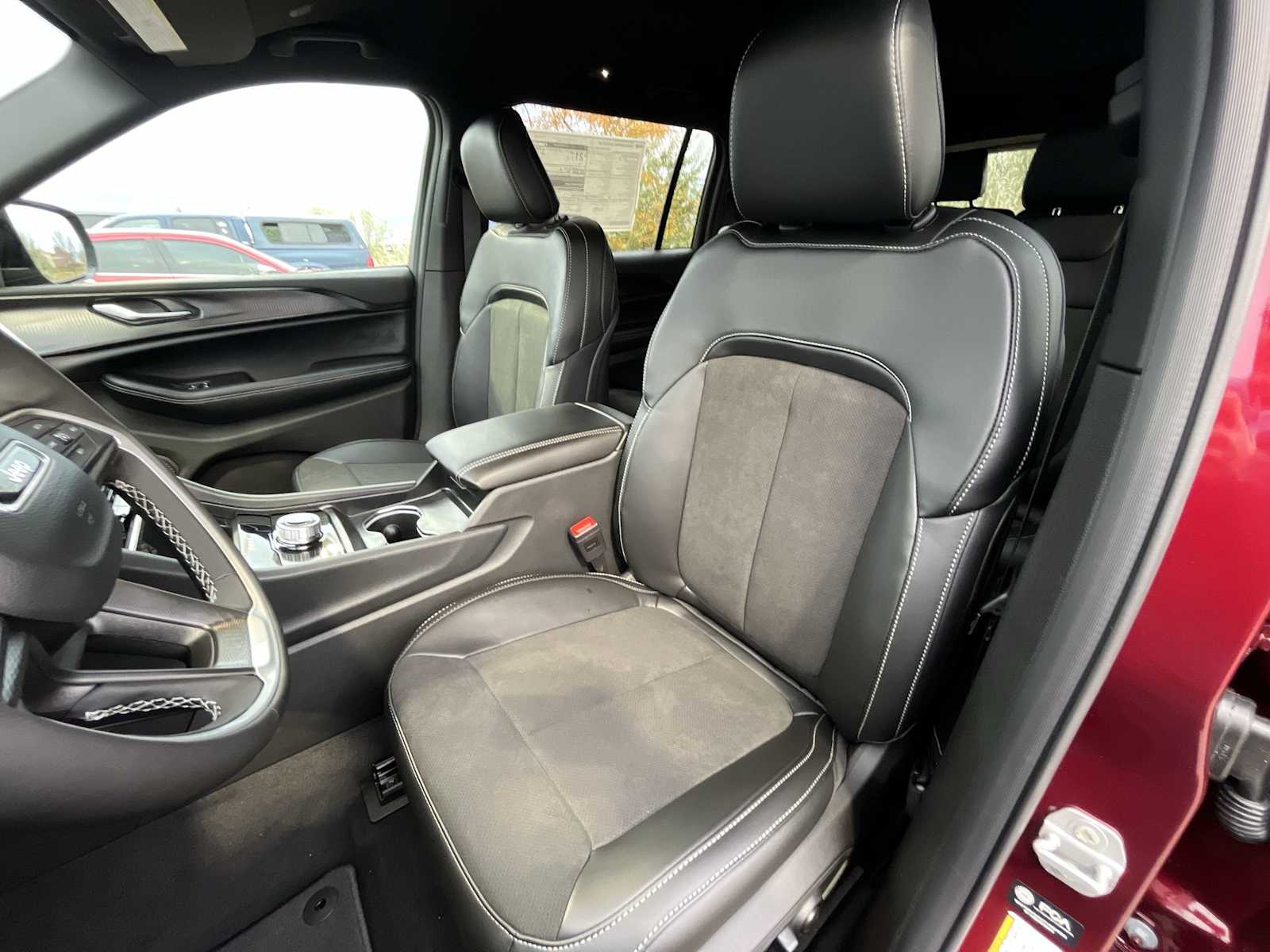 Thumbnail: 2025 Jeep Grand Cherokee - 11