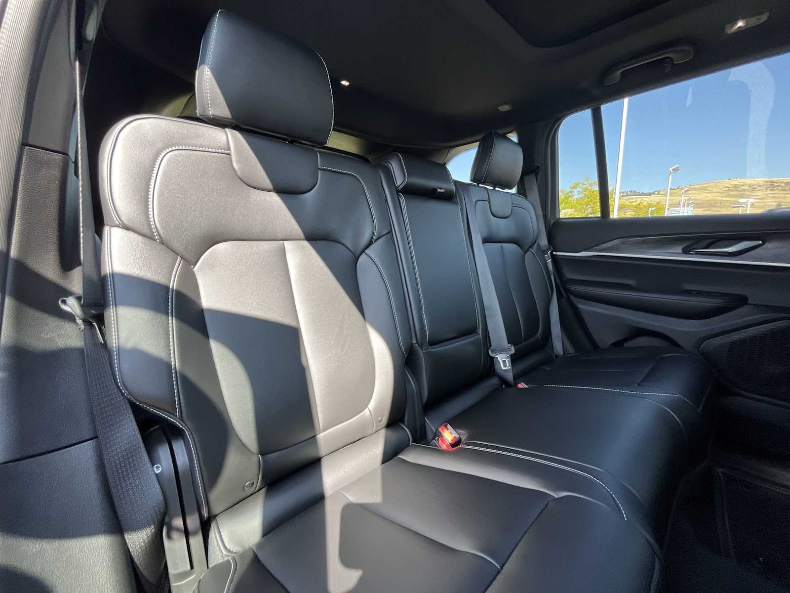 Thumbnail: 2025 Jeep Grand Cherokee - 13