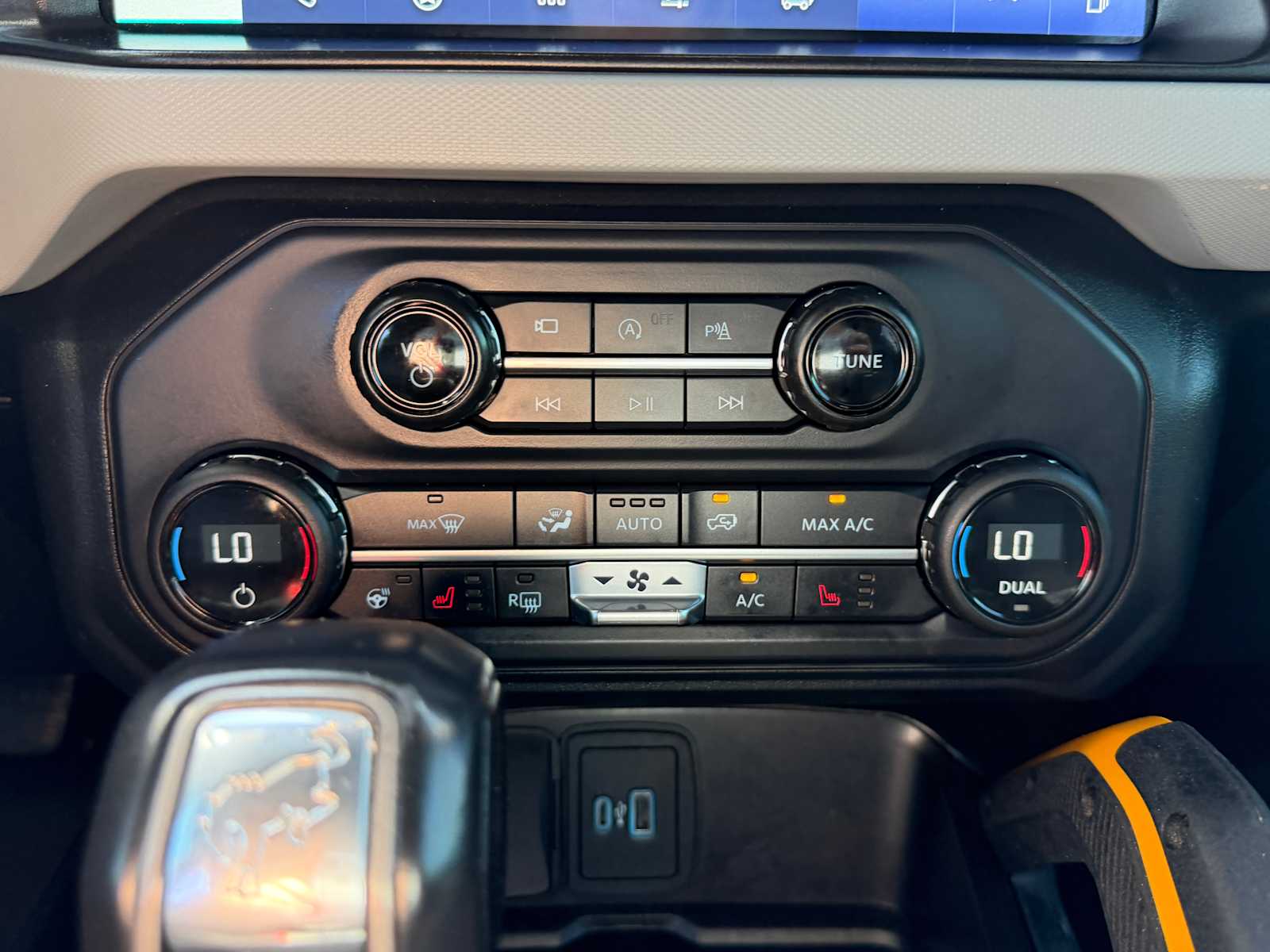 Thumbnail: 2021 Ford Bronco - 18