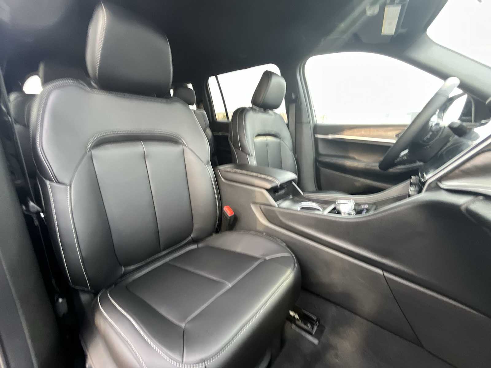 Thumbnail: 2025 Jeep Grand Cherokee - 14