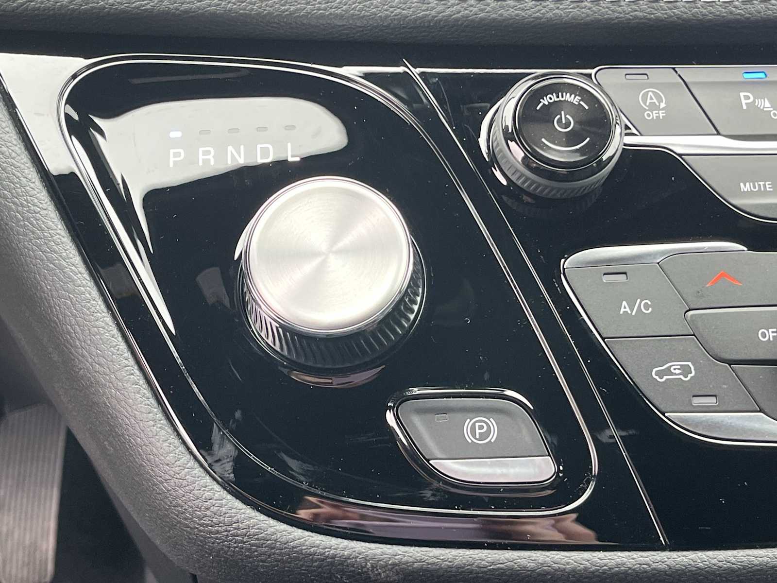 Thumbnail: 2026 Chrysler Pacifica - 17