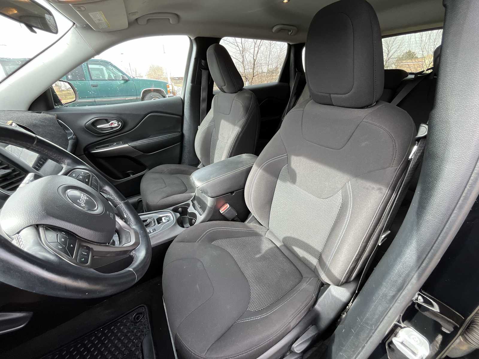 Thumbnail: 2020 Jeep Cherokee - 11