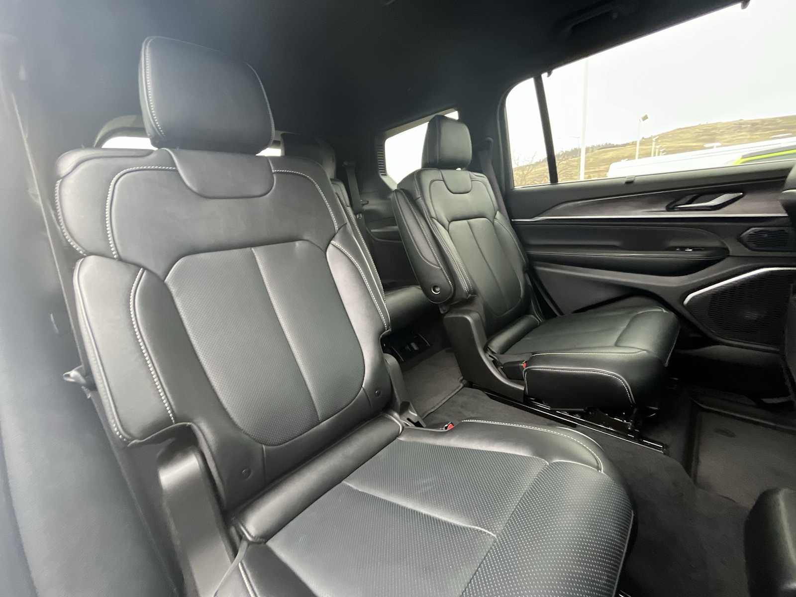 Thumbnail: 2025 Jeep Grand Cherokee L - 13