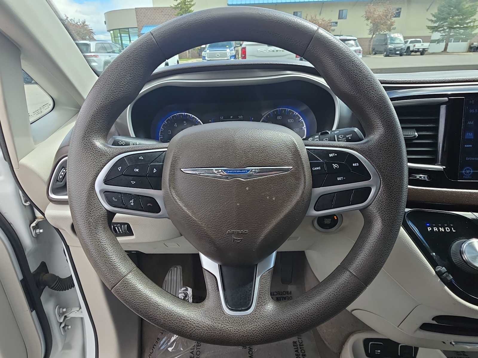 Thumbnail: 2017 Chrysler Pacifica - 15