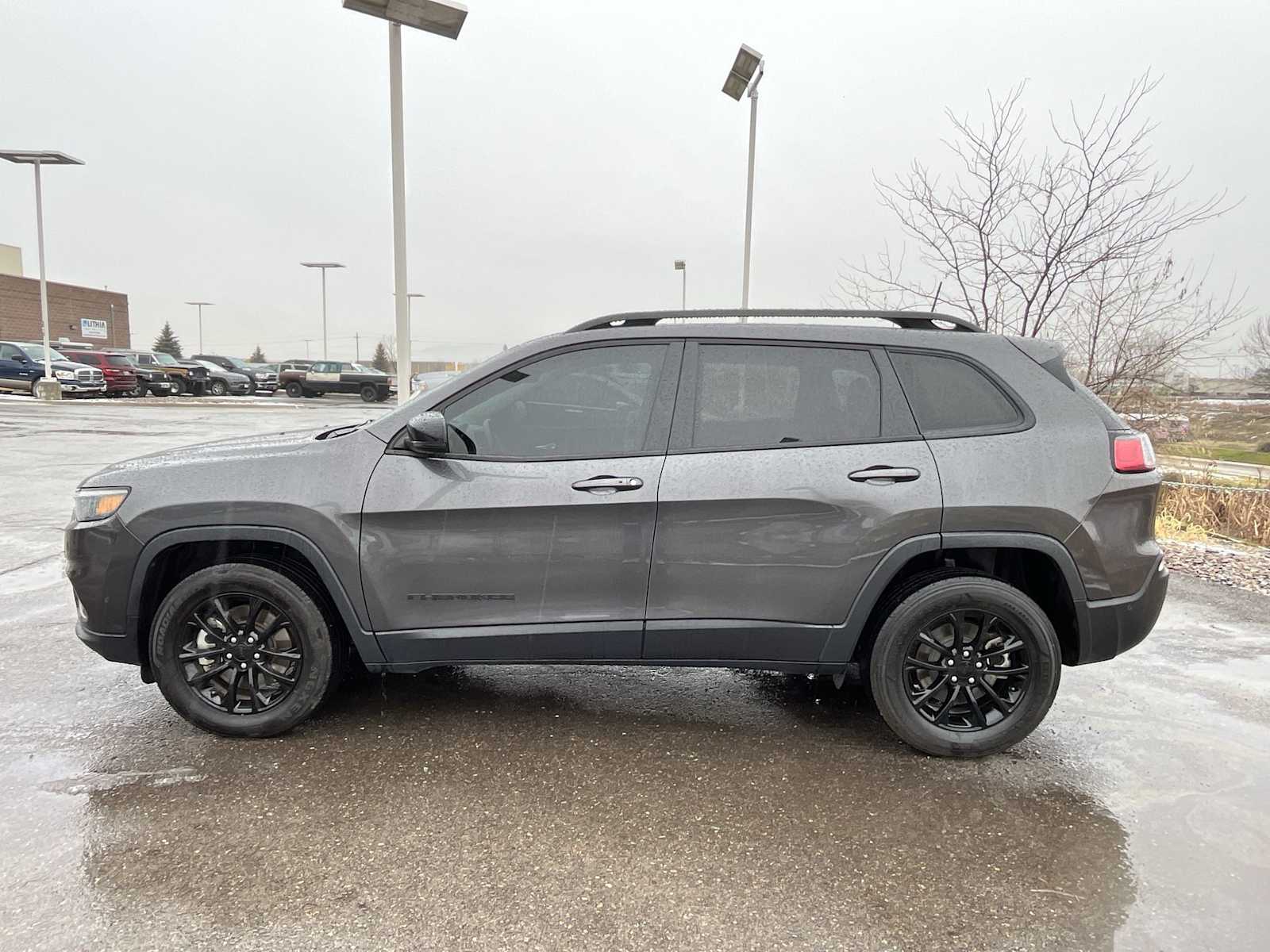 Thumbnail: 2023 Jeep Cherokee - 3