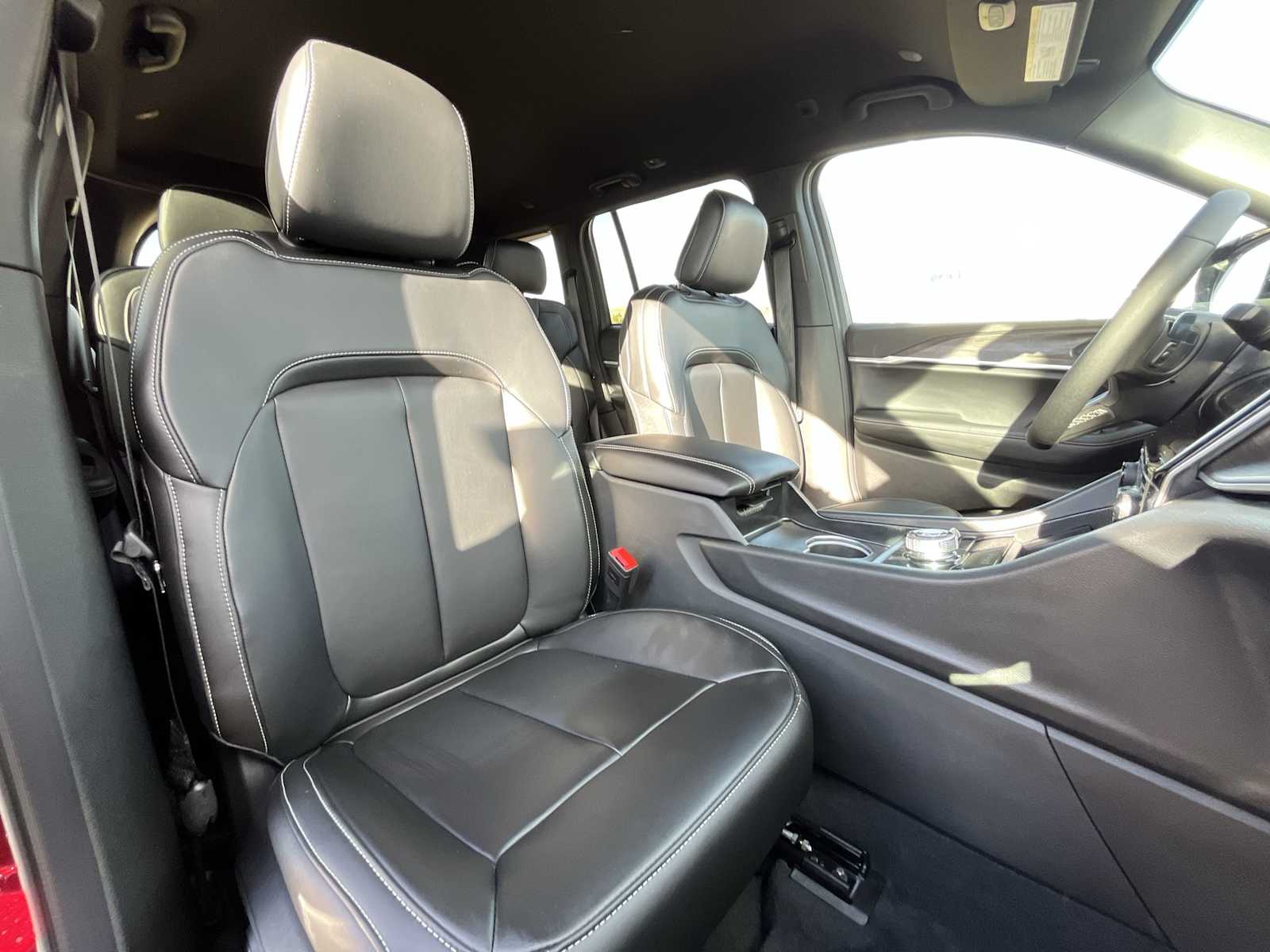 Thumbnail: 2025 Jeep Grand Cherokee - 14