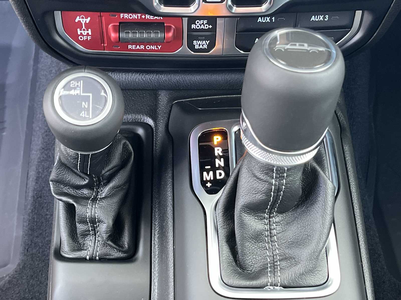 Thumbnail: 2025 Jeep Gladiator - 17