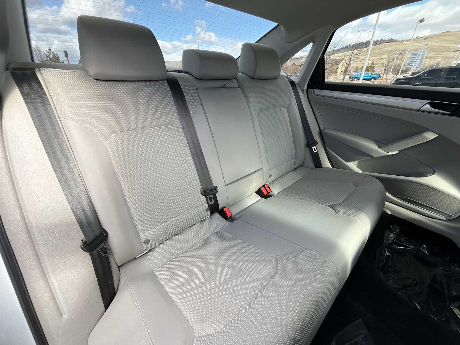 Thumbnail: 2017 Volkswagen Passat - 13