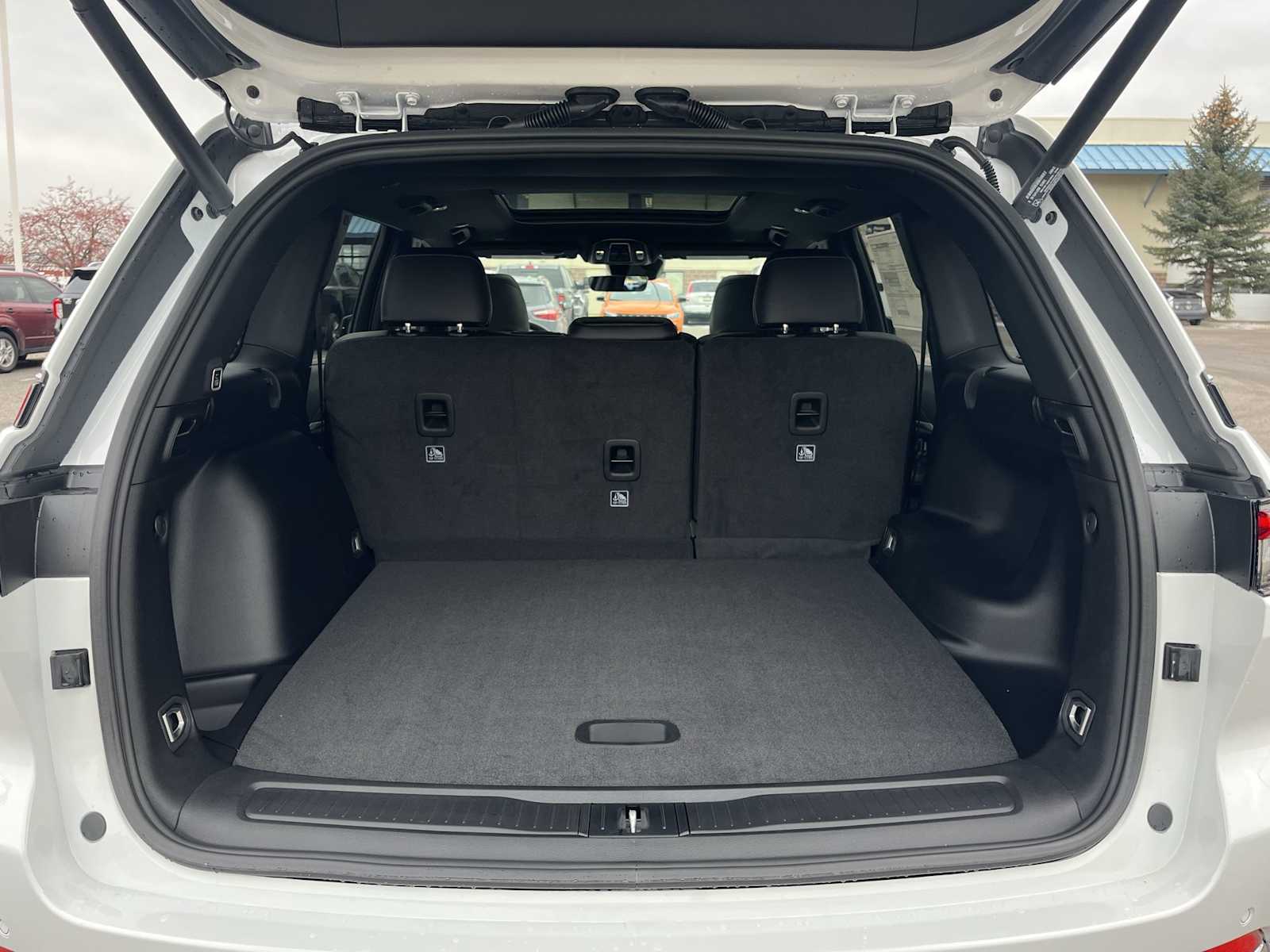 Thumbnail: 2025 Jeep Grand Cherokee - 19