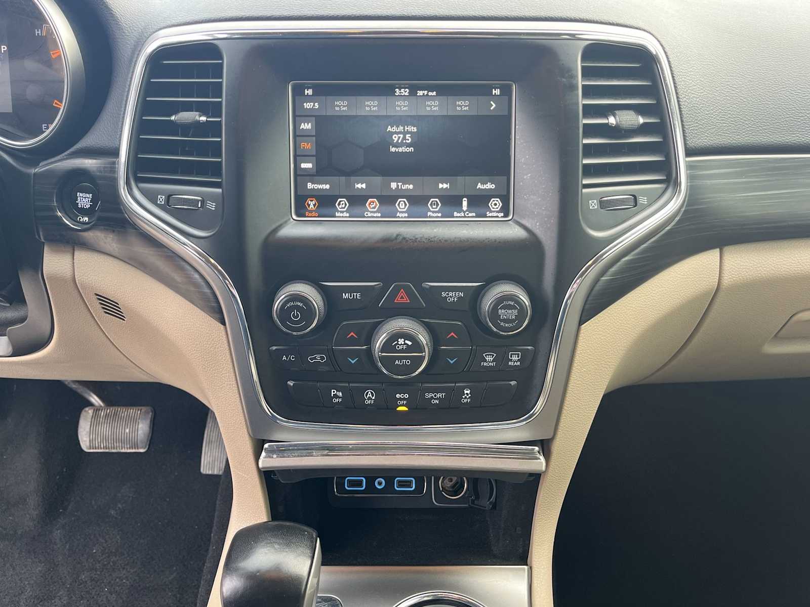 Thumbnail: 2020 Jeep Grand Cherokee - 16