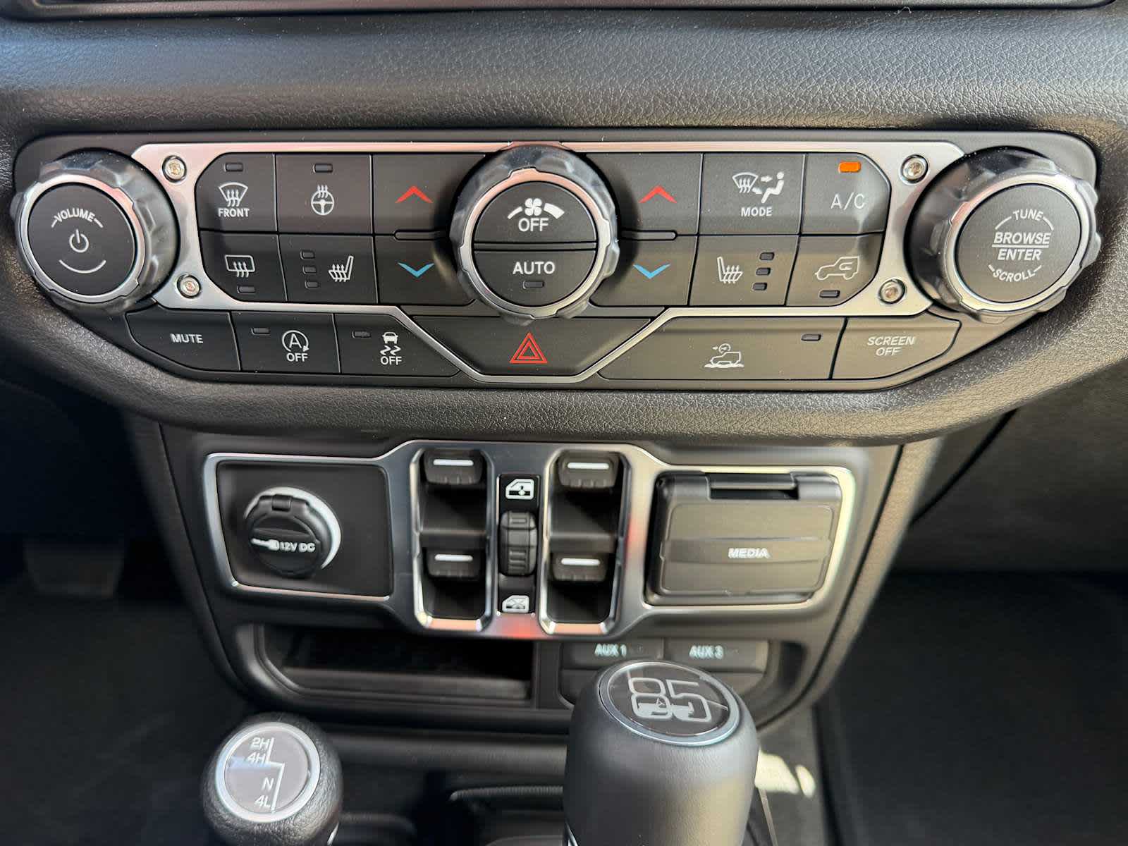 Thumbnail: 2026 Jeep Wrangler - 32