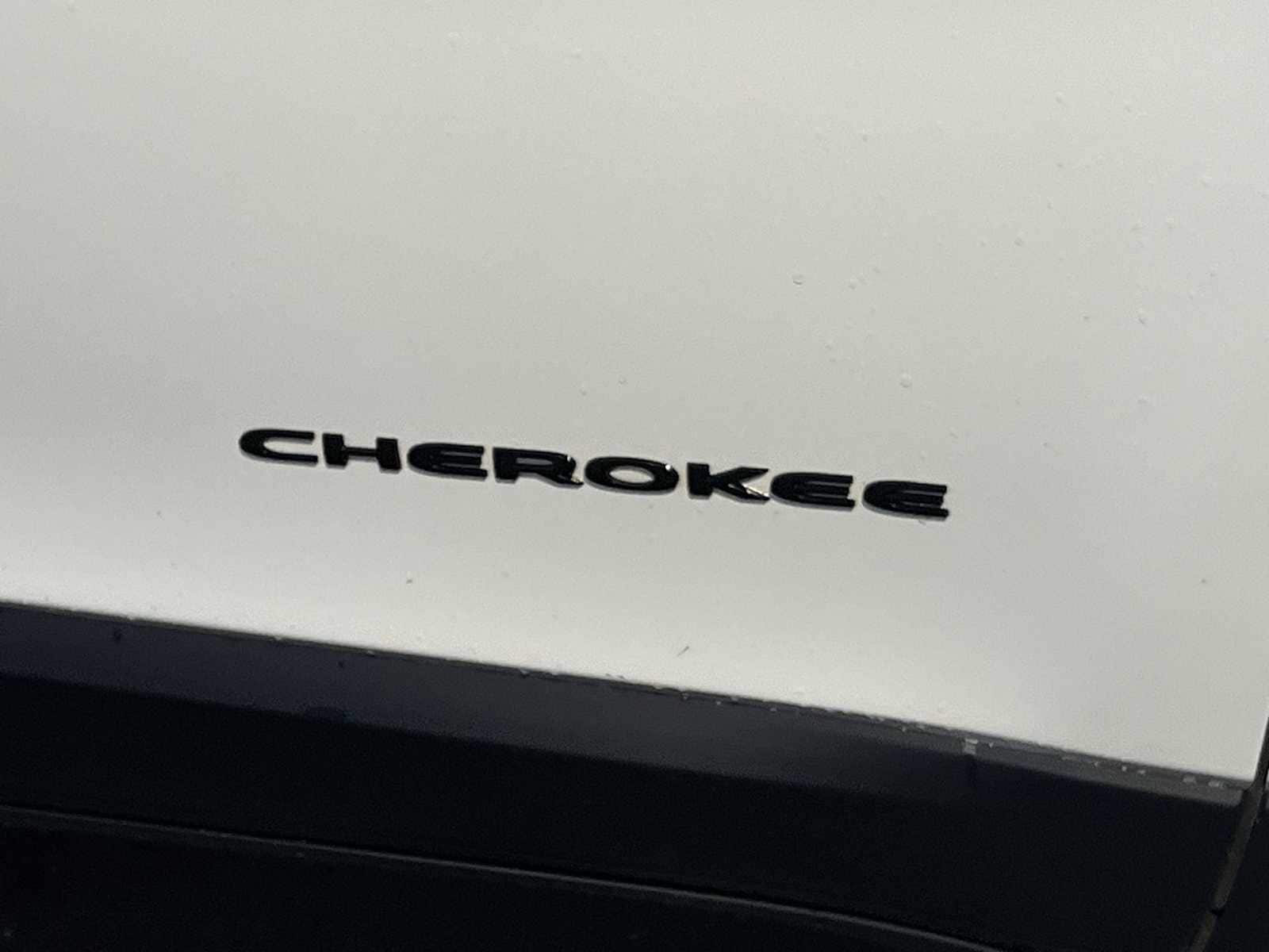 Thumbnail: 2017 Jeep Cherokee - 7