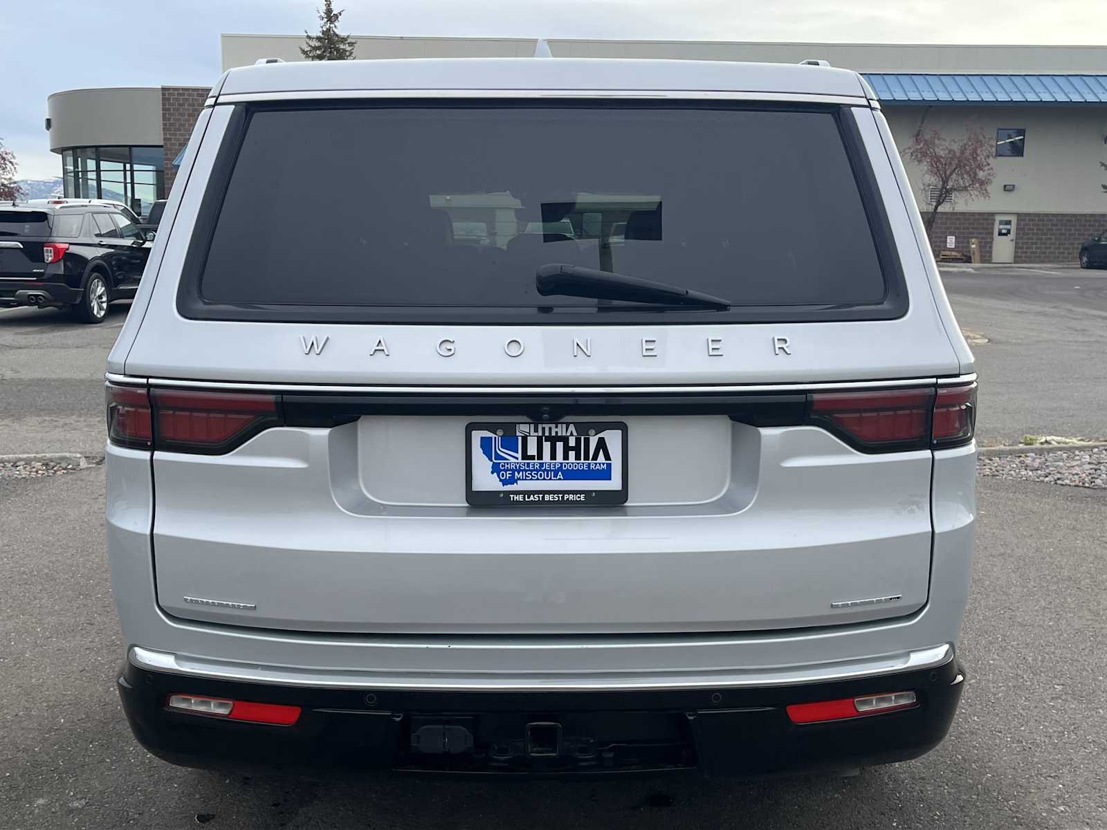 Thumbnail: 2022 Jeep Wagoneer - 5