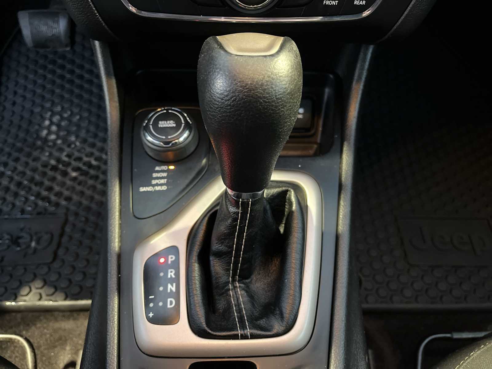 Thumbnail: 2017 Jeep Cherokee - 17