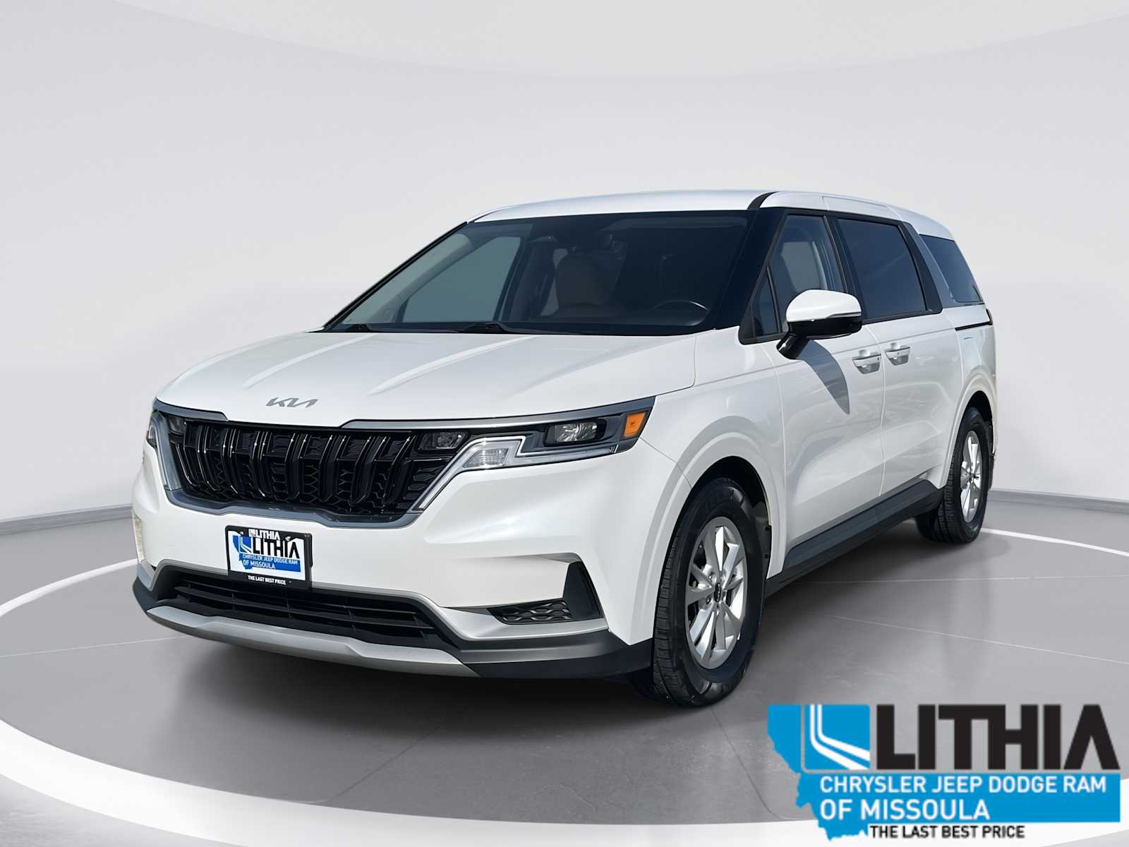 2022 Kia Carnival LXS Hero Image