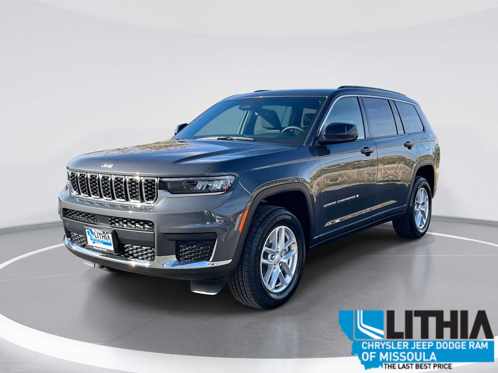 2025 Jeep Grand Cherokee L Laredo's photo