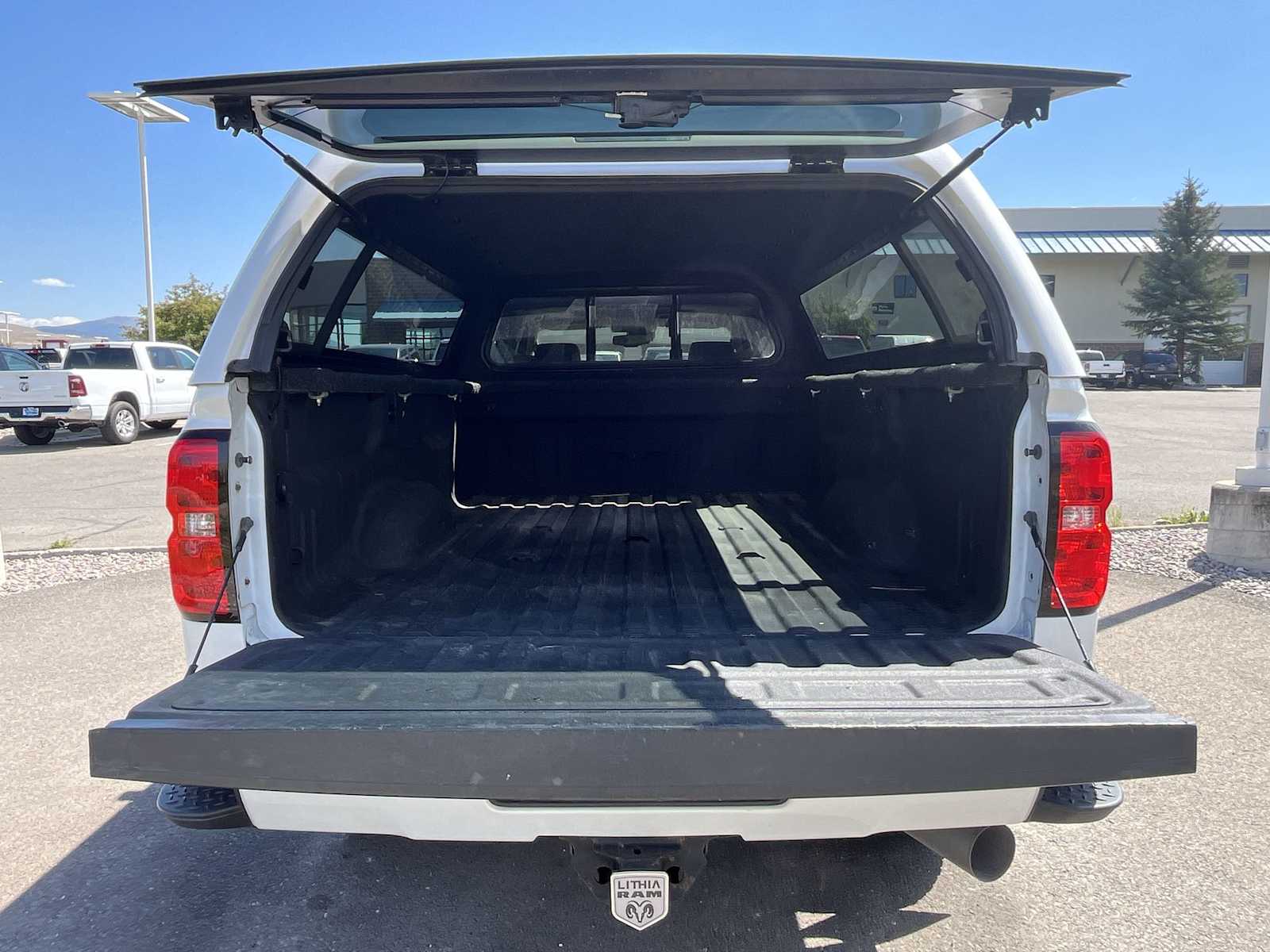 Thumbnail: 2019 Chevrolet Silverado 3500 - 19