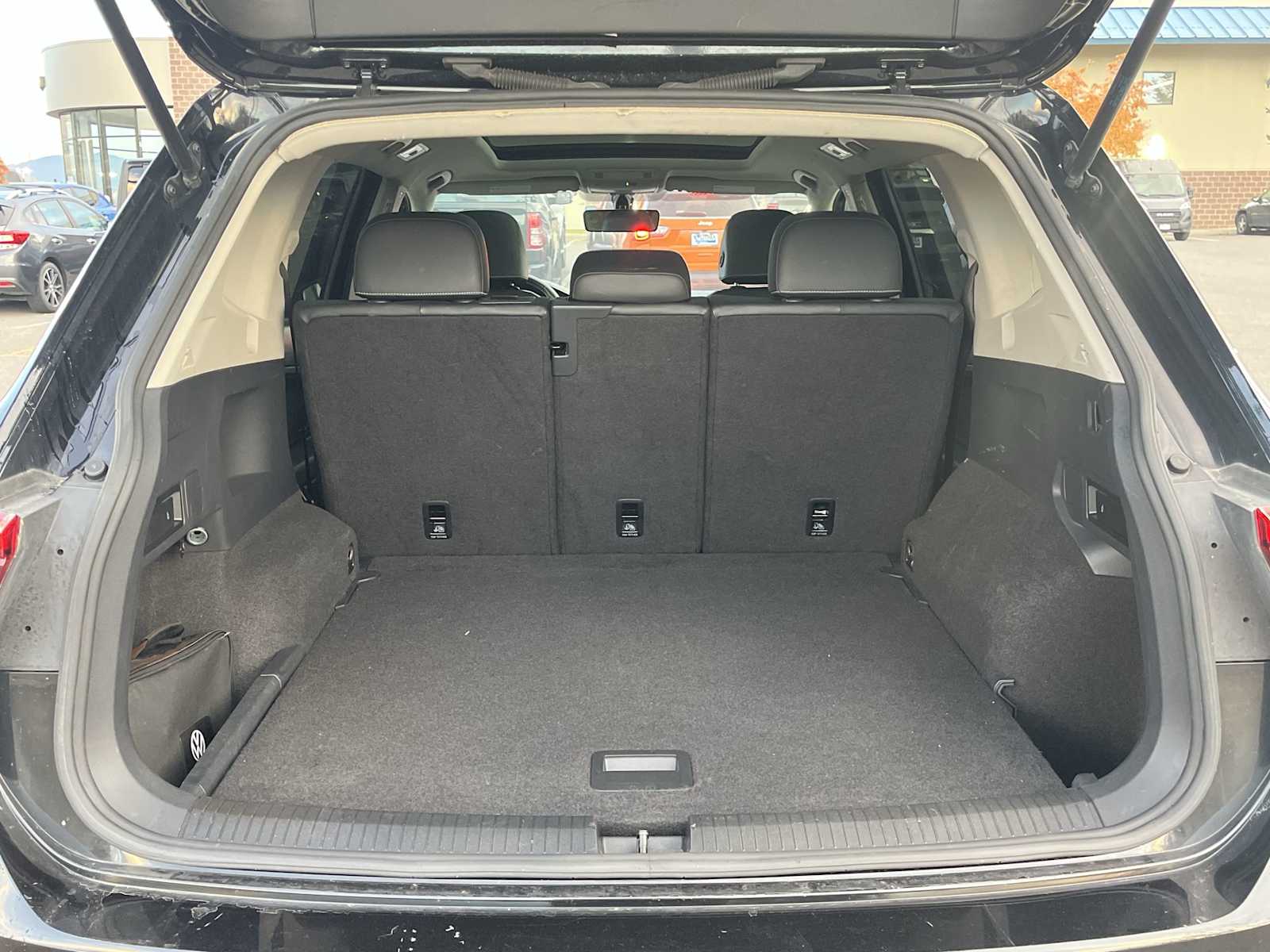 Thumbnail: 2021 Volkswagen Tiguan - 19