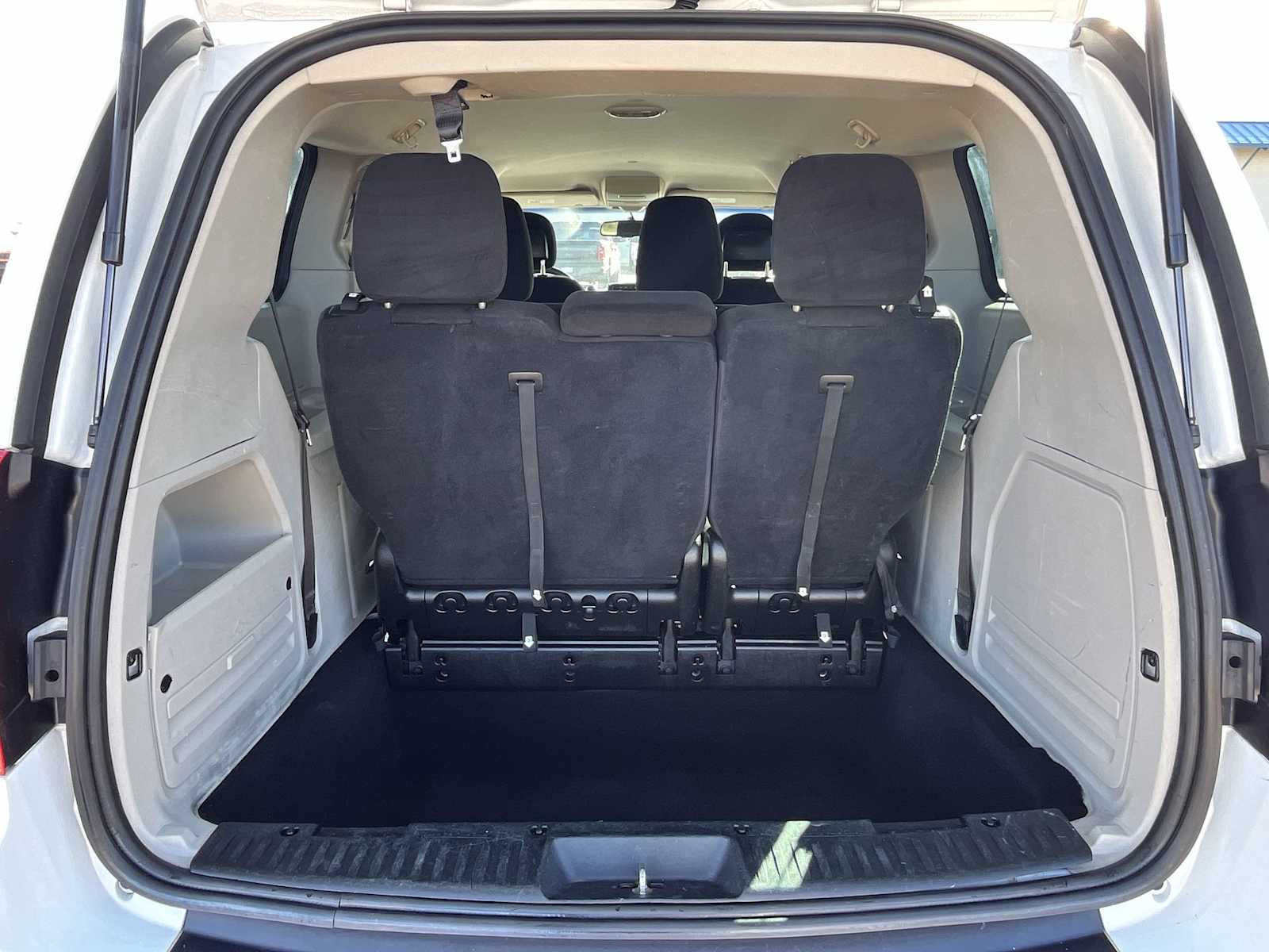 Thumbnail: 2016 Dodge Grand Caravan - 19