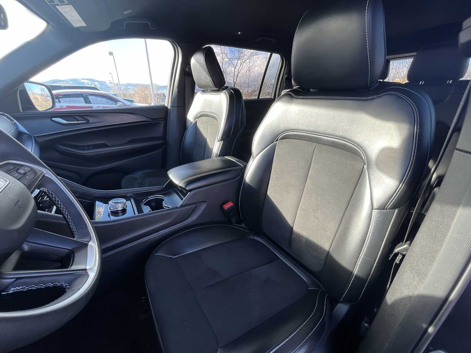 Thumbnail: 2023 Jeep Grand Cherokee - 11