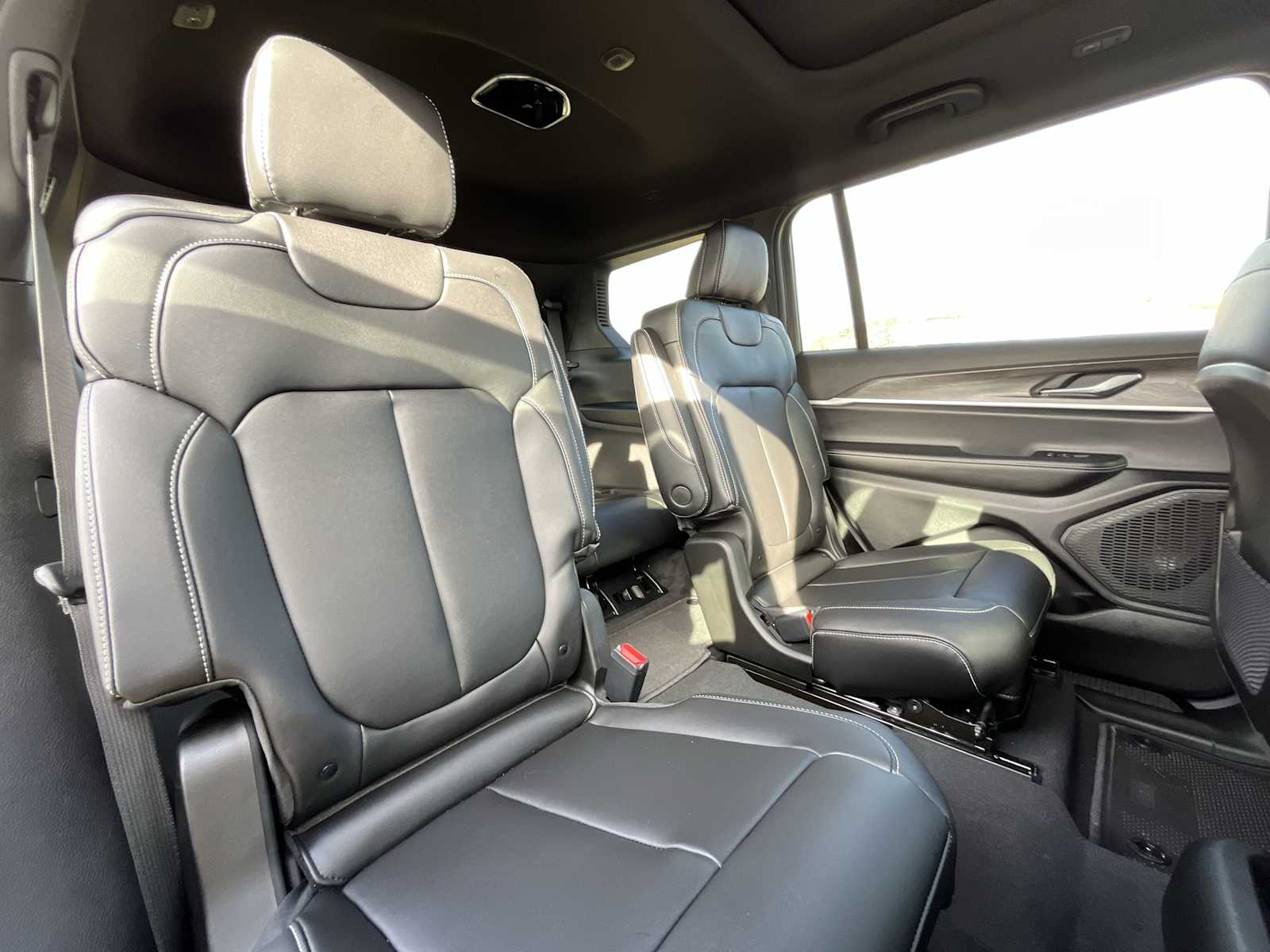 Thumbnail: 2025 Jeep Grand Cherokee - 13