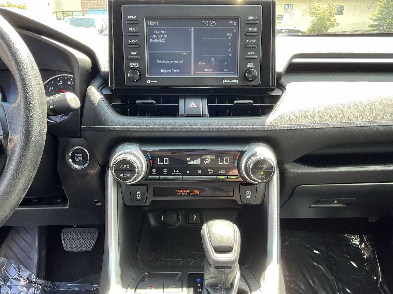 Thumbnail: 2022 Toyota RAV4 - 16