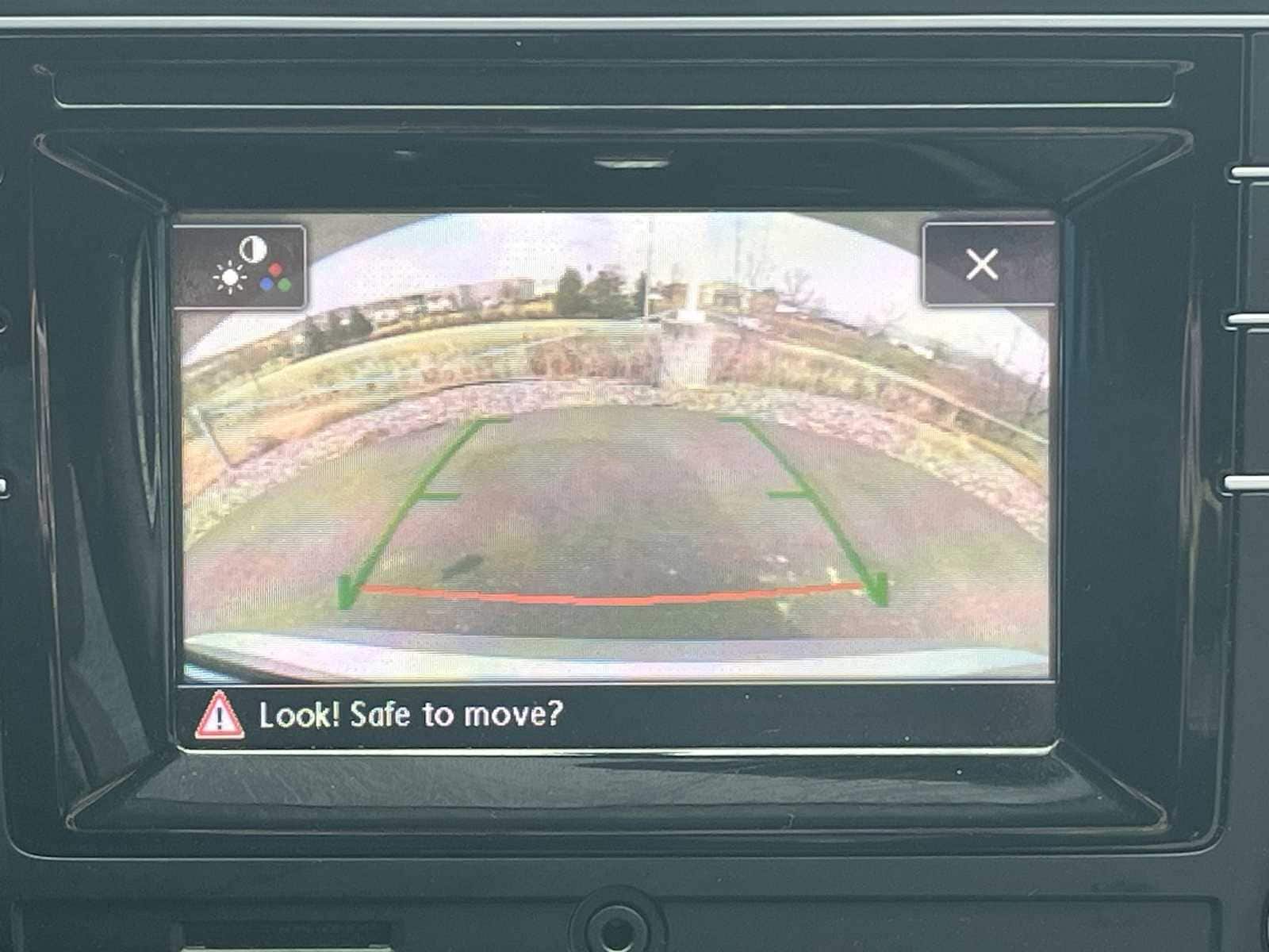 Thumbnail: 2017 Volkswagen Passat - 22