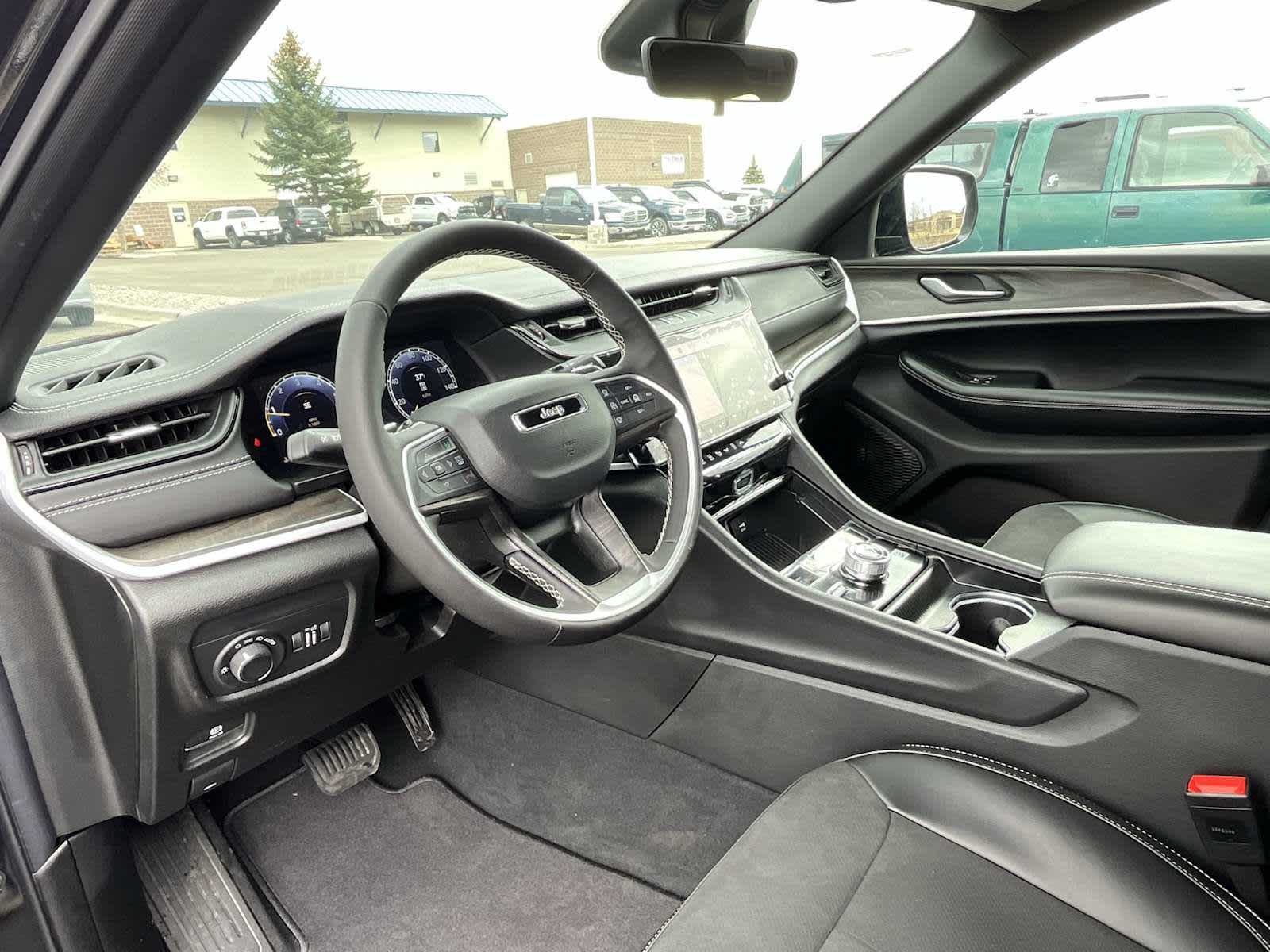 Thumbnail: 2026 Jeep Grand Cherokee - 3