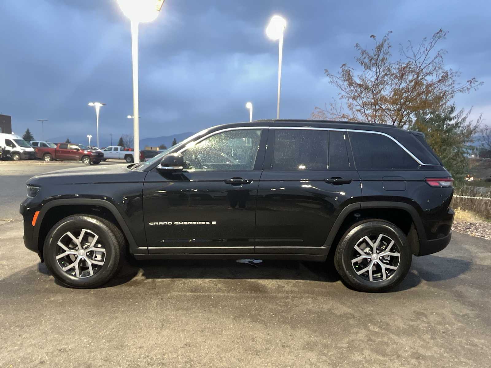 Thumbnail: 2025 Jeep Grand Cherokee - 3