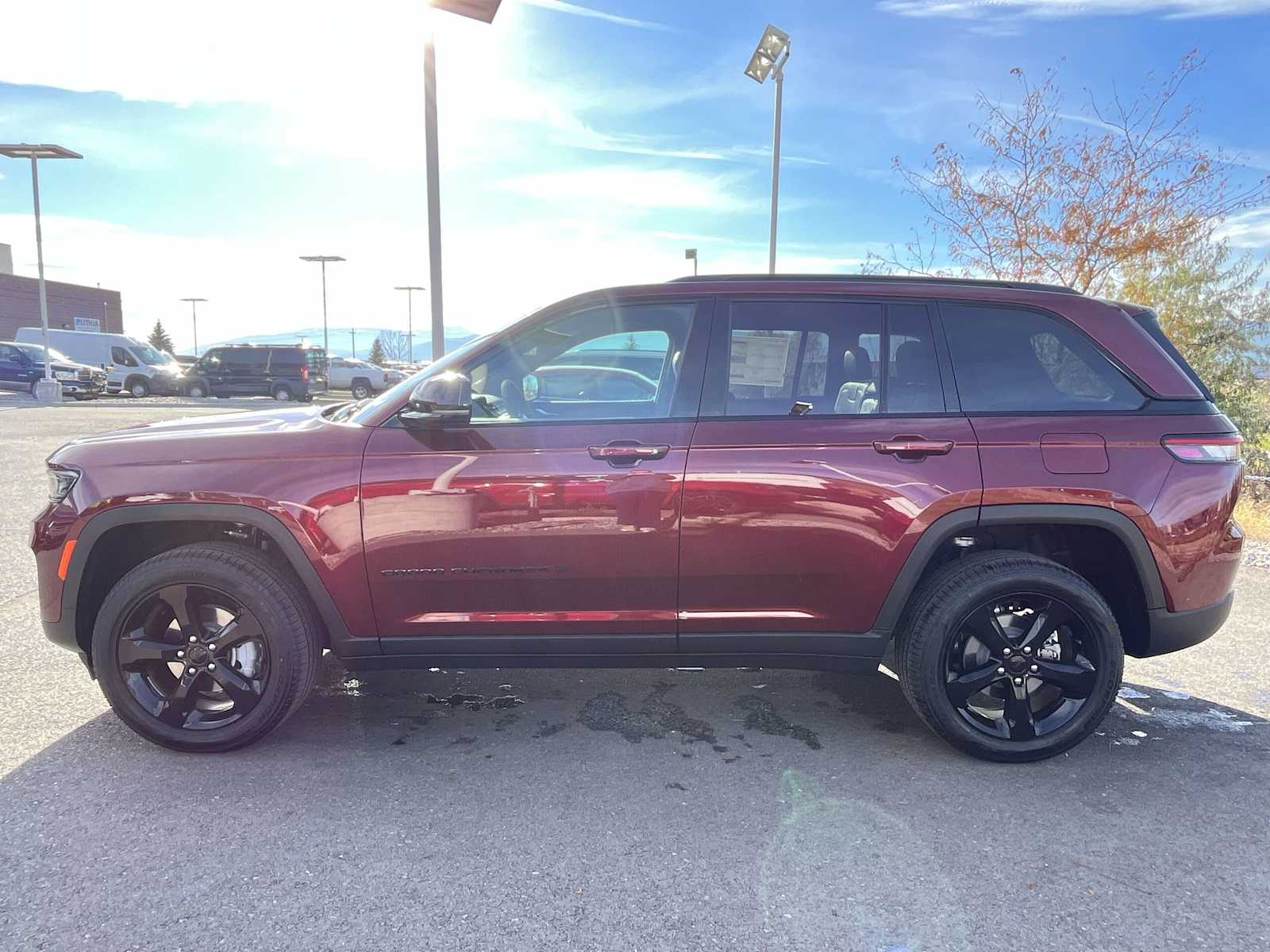 Thumbnail: 2025 Jeep Grand Cherokee - 3