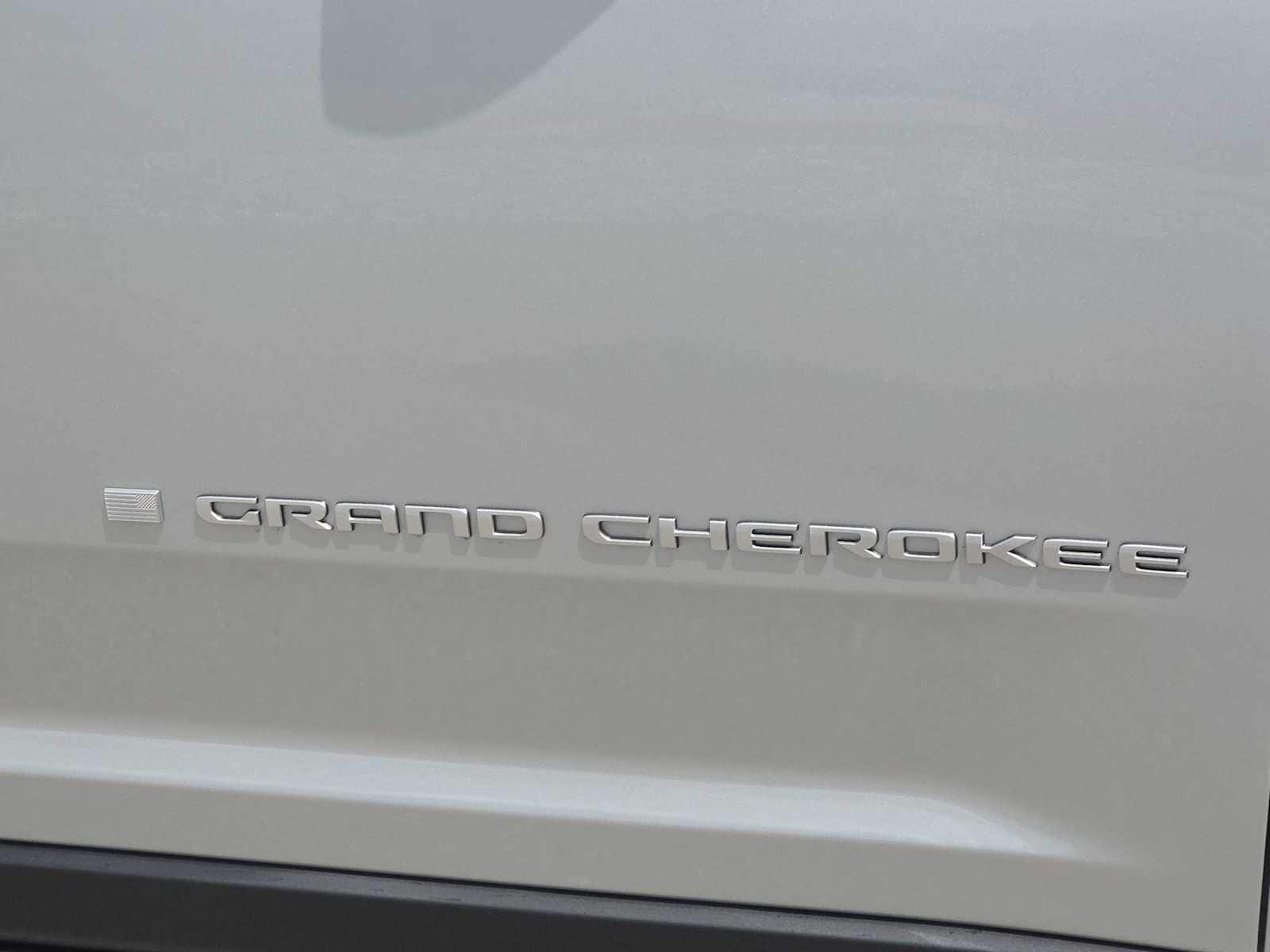 Thumbnail: 2026 Jeep Grand Cherokee - 9
