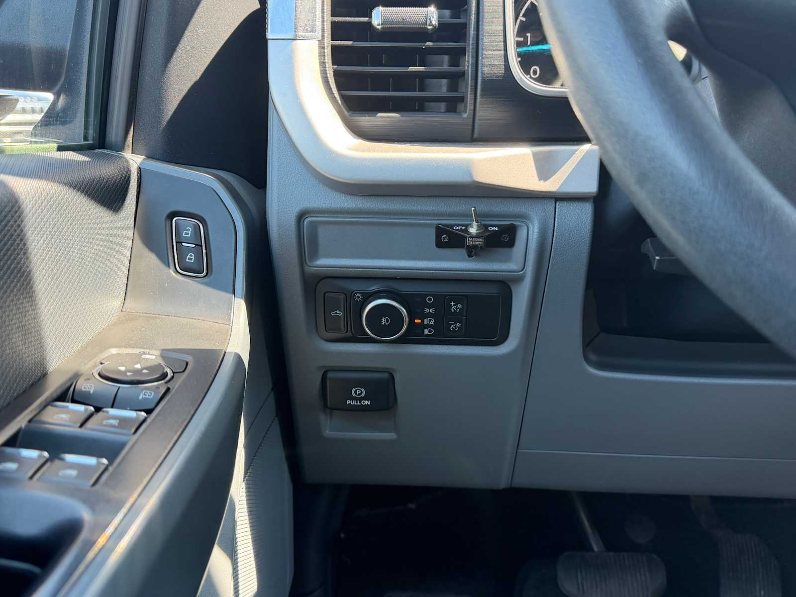 2022 Ford F-150 XLT - Photo 14