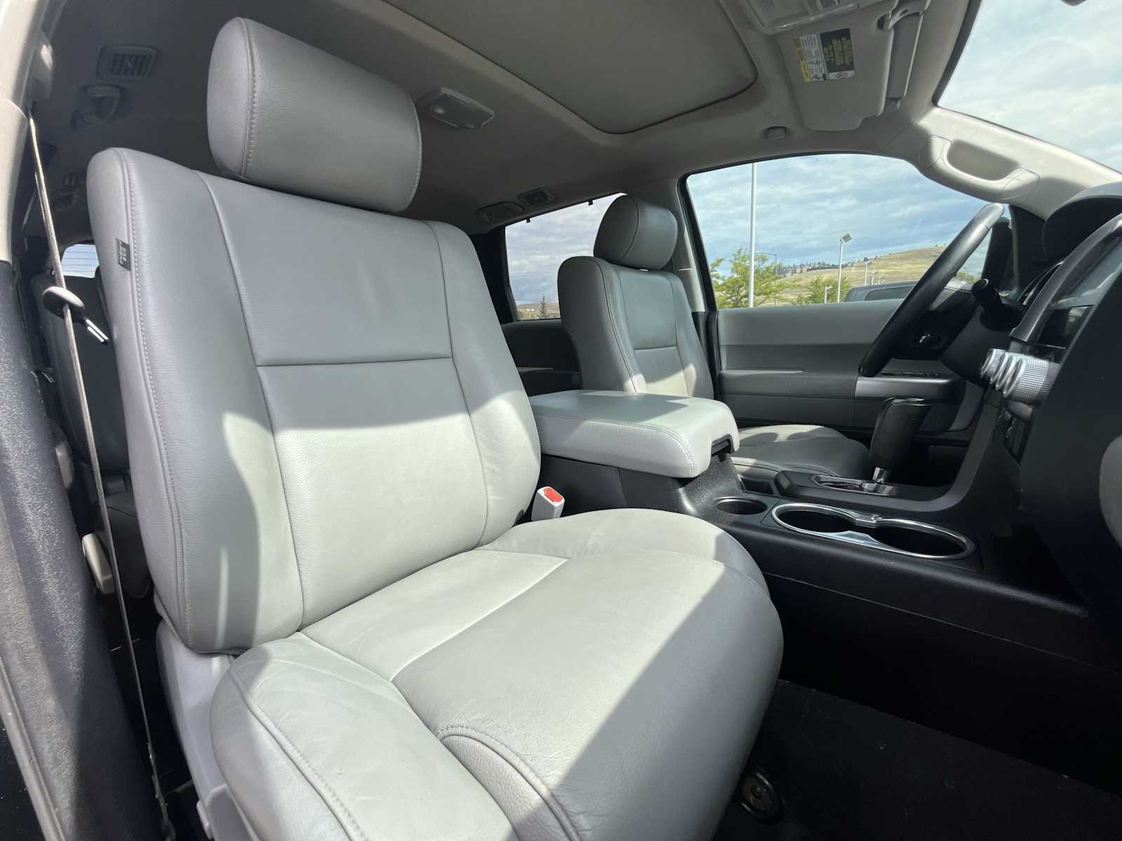 Thumbnail: 2020 Toyota Sequoia - 14