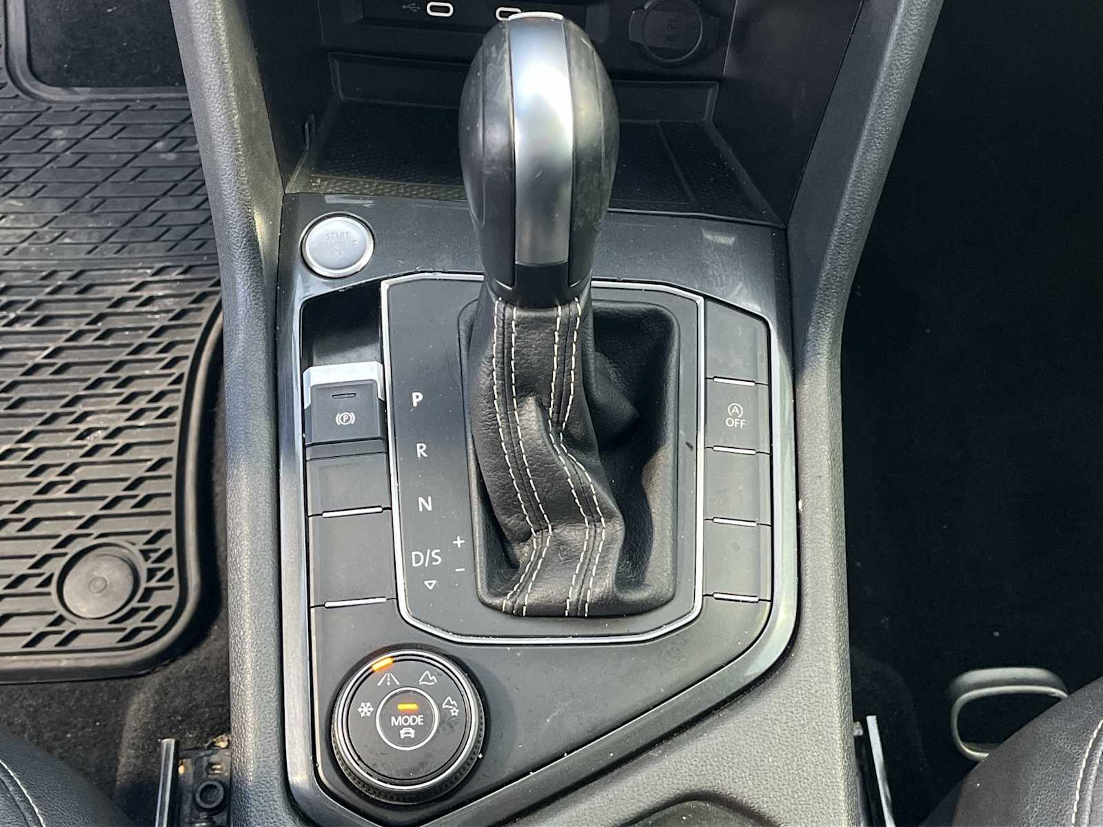 Thumbnail: 2021 Volkswagen Tiguan - 17