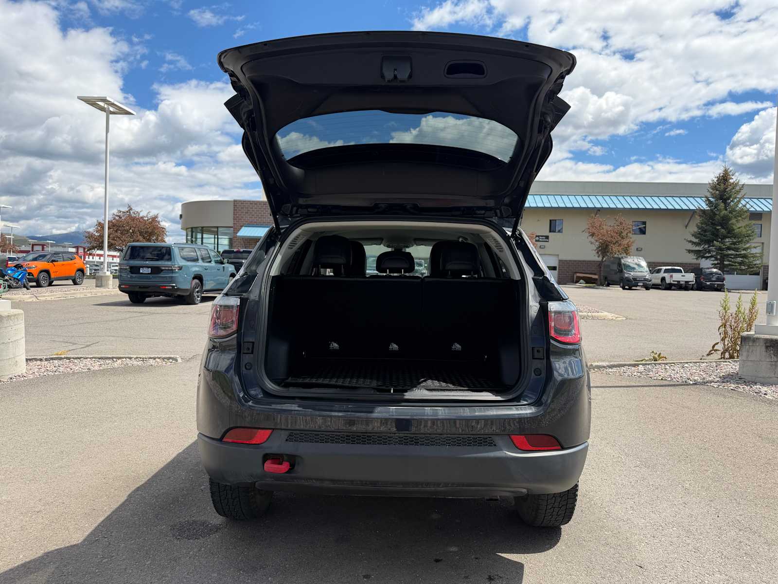 Thumbnail: 2018 Jeep Compass - 9