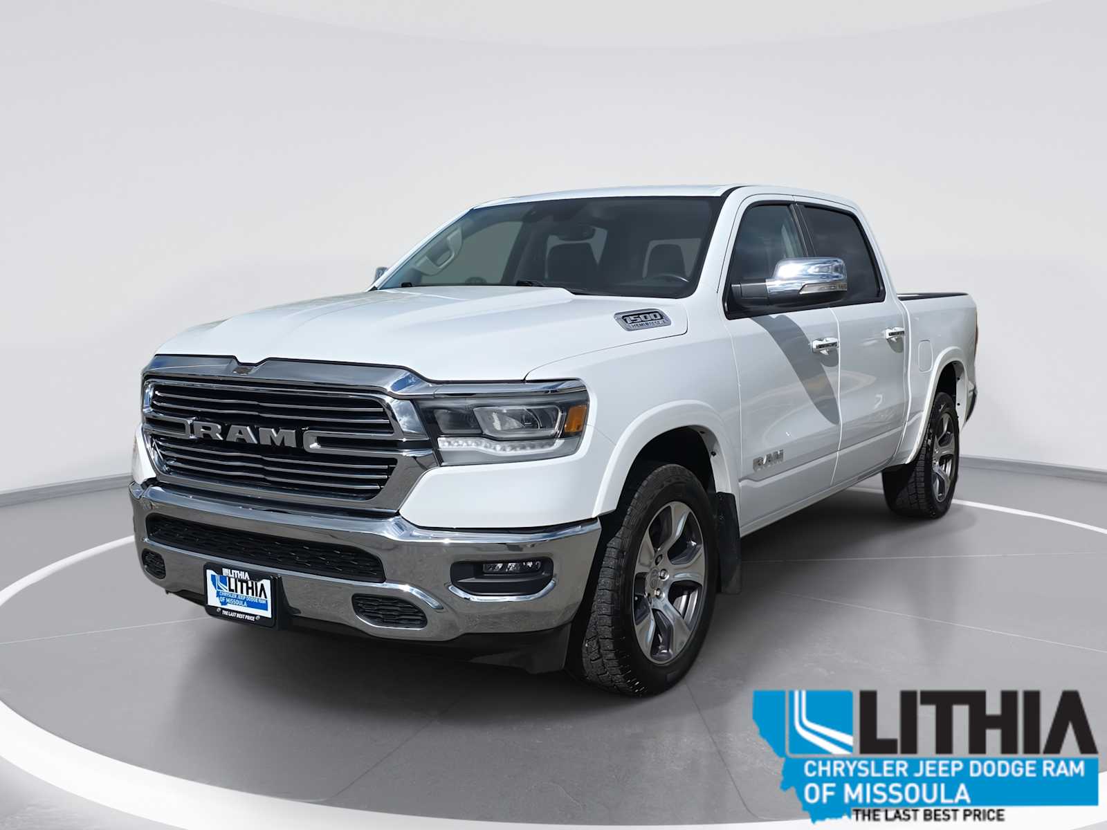 2022 RAM 1500 Laramie 4x4 Crew Cab 5'7's photo
