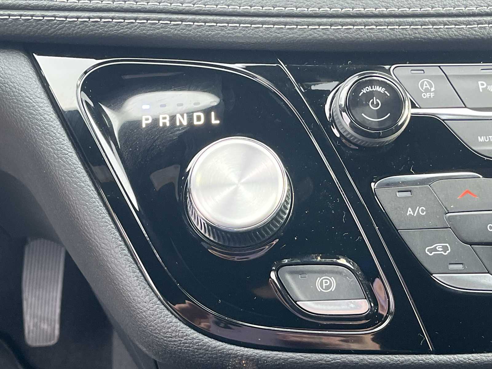 Thumbnail: 2026 Chrysler Pacifica - 17