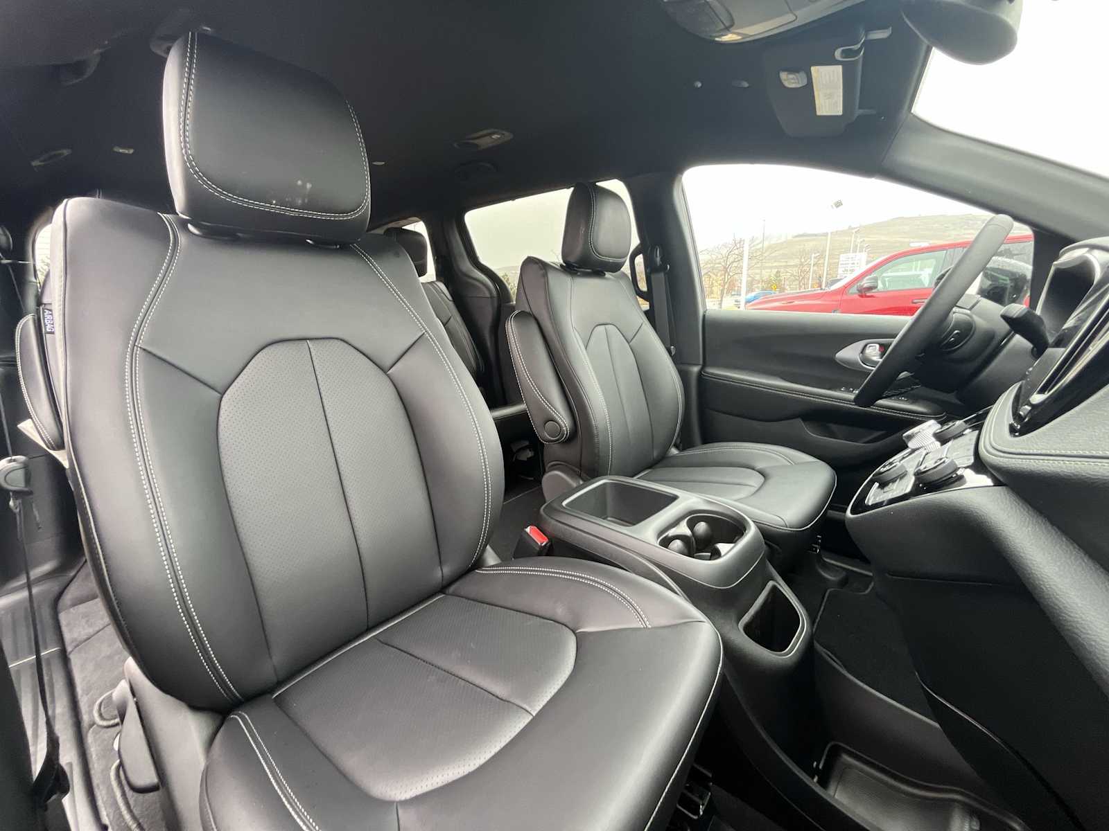 Thumbnail: 2026 Chrysler Pacifica - 14