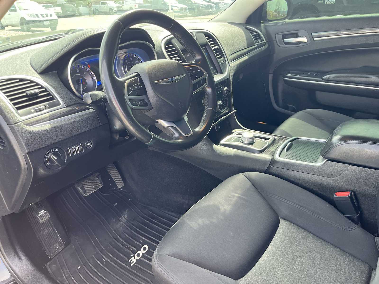 Thumbnail: 2019 Chrysler 300 - 2