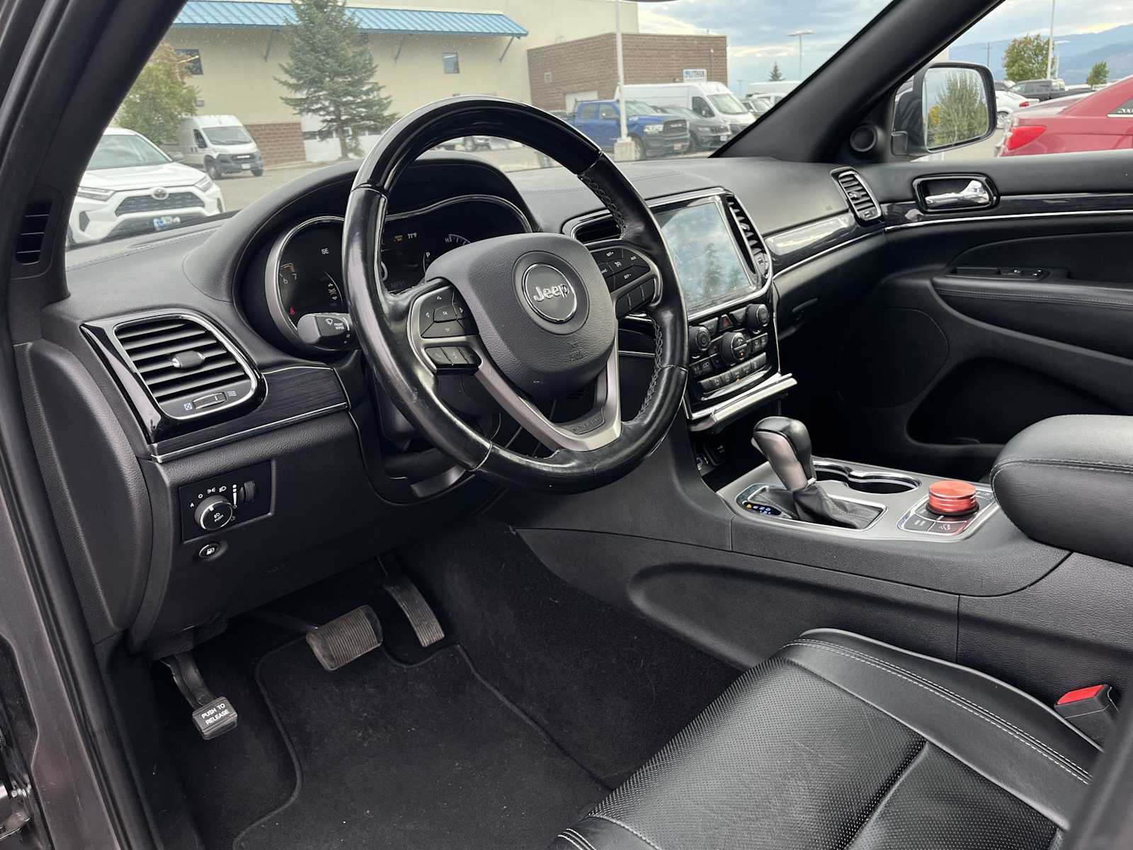 2020 Jeep Grand Cherokee Overland photo 2