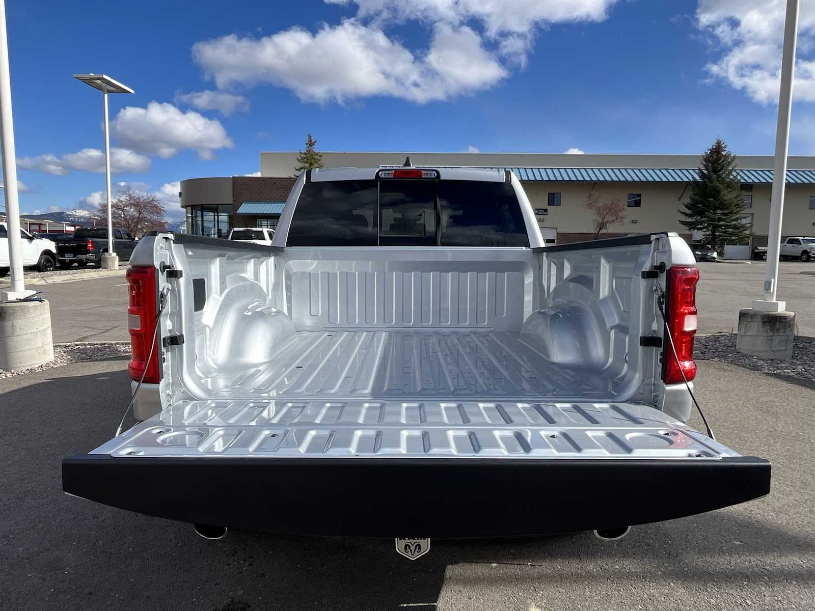Thumbnail: 2026 RAM 1500 - 19