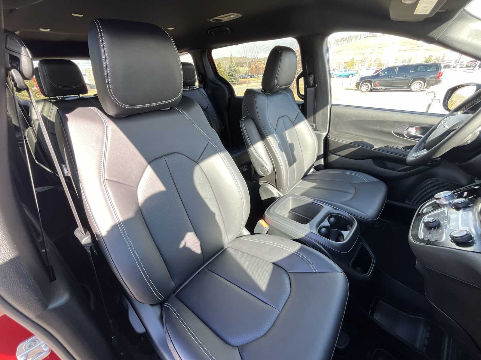 Thumbnail: 2026 Chrysler Pacifica - 14