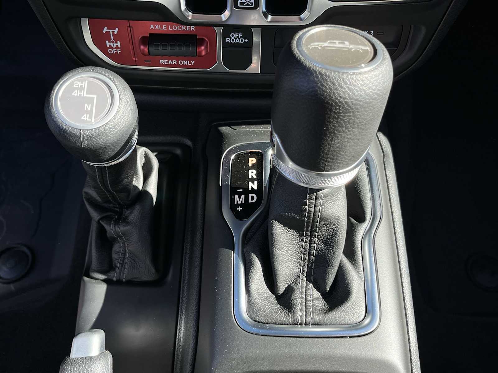 Thumbnail: 2025 Jeep Gladiator - 17