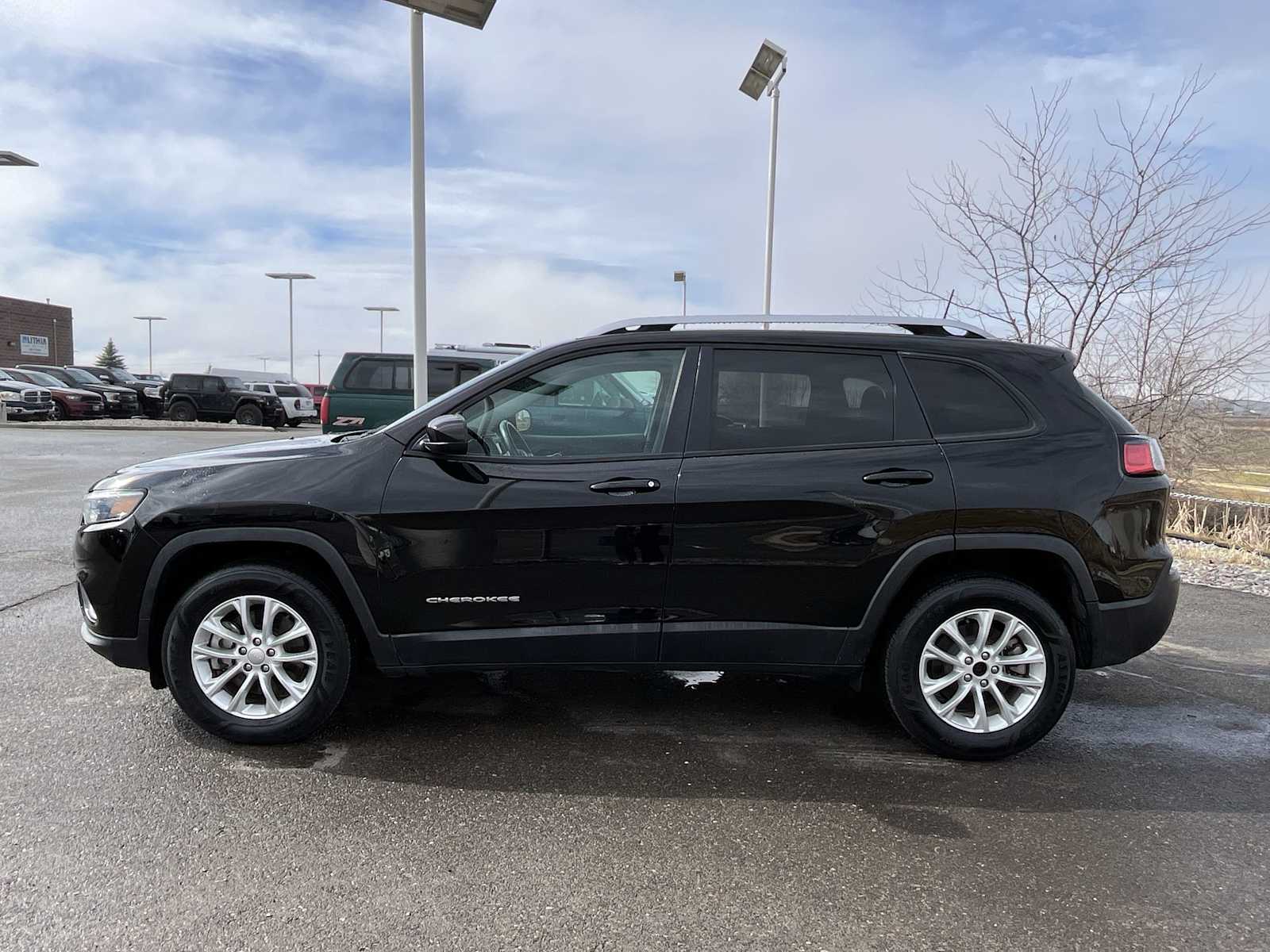 Thumbnail: 2020 Jeep Cherokee - 3