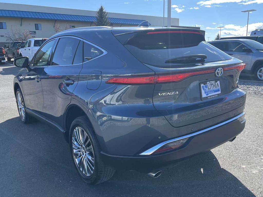Used 2022 Toyota Venza XLE SUV