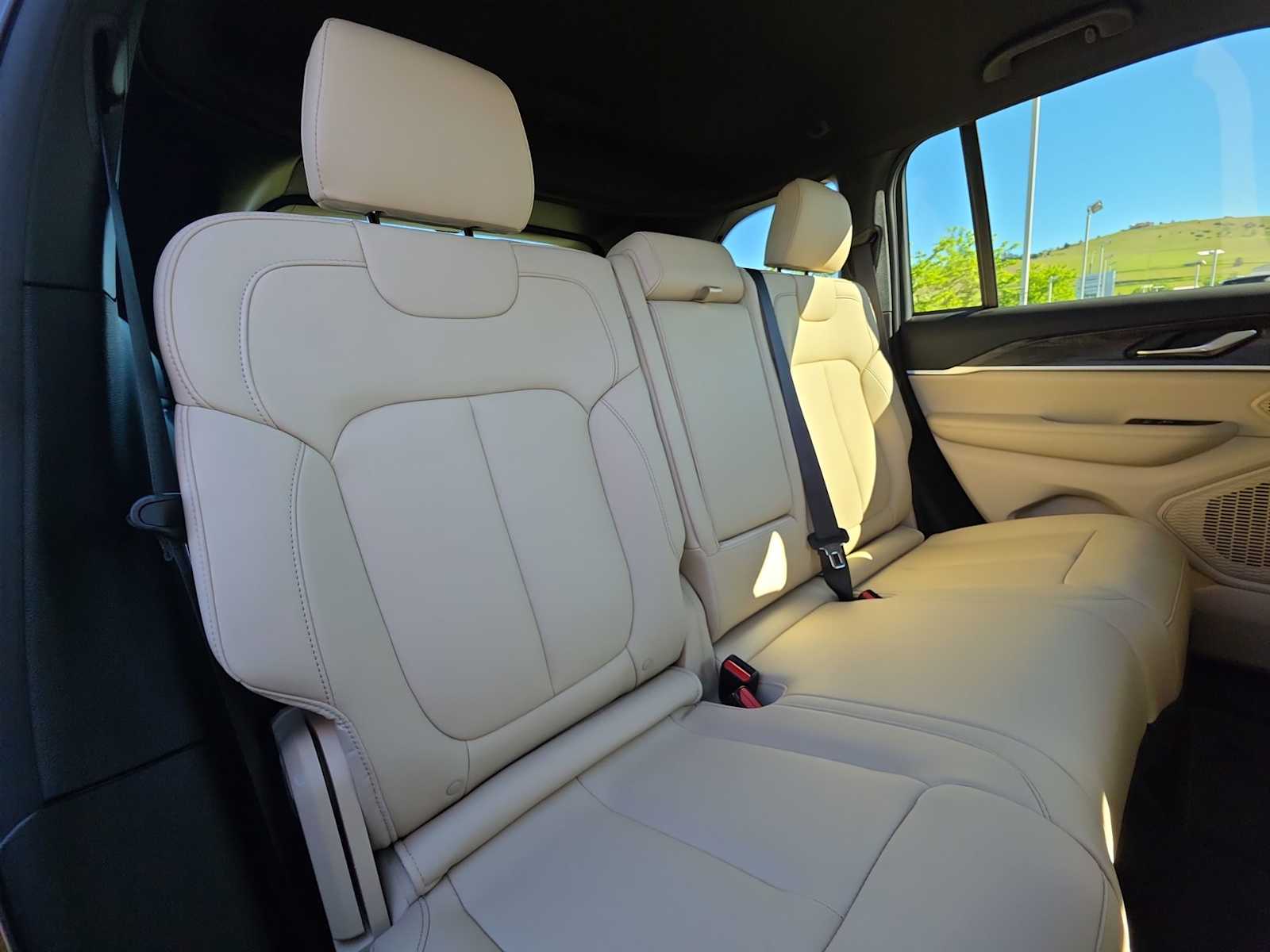Thumbnail: 2026 Jeep Grand Cherokee - 13