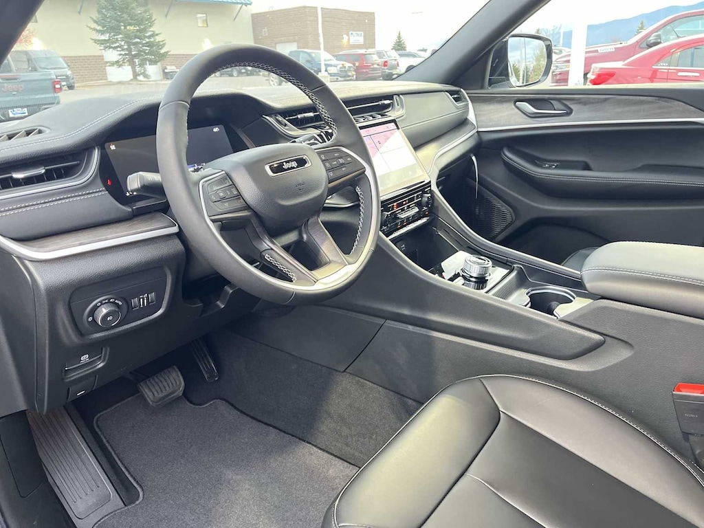 New 2025 Jeep Grand Cherokee L LIMITED 4X4 Sport Utility