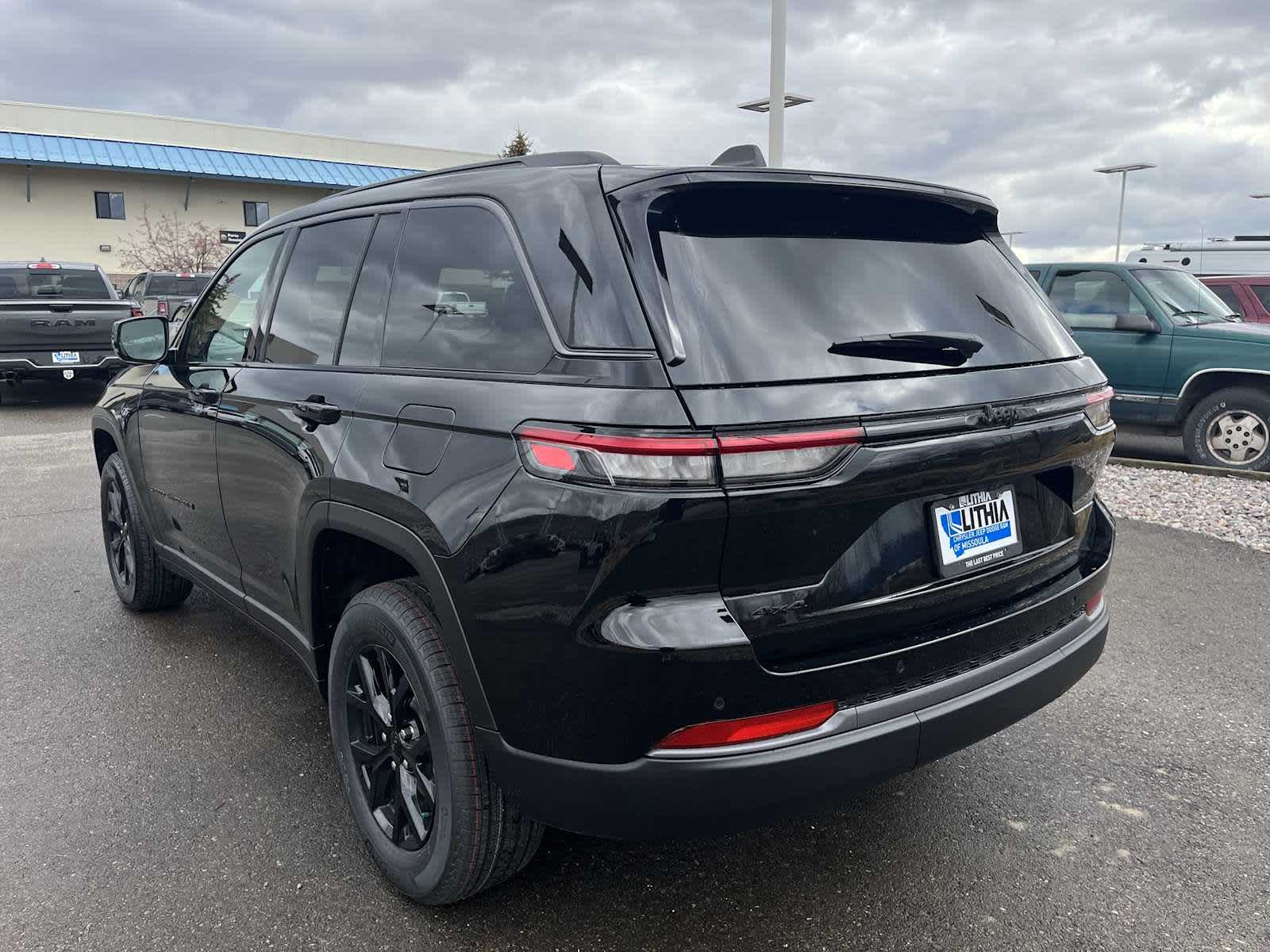 Thumbnail: 2026 Jeep Grand Cherokee - 6